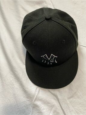 New Era Black New York Yankees Fitted Hat with White Logo